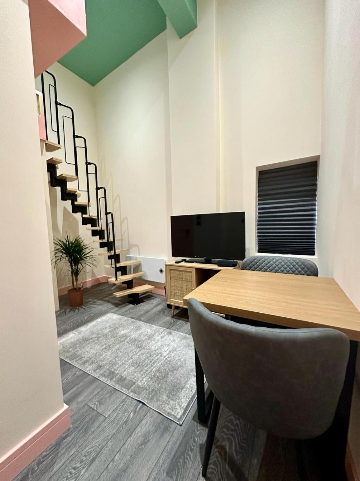 Cozy En-Suite Loft In Trendy Local London Eksteriør bilde